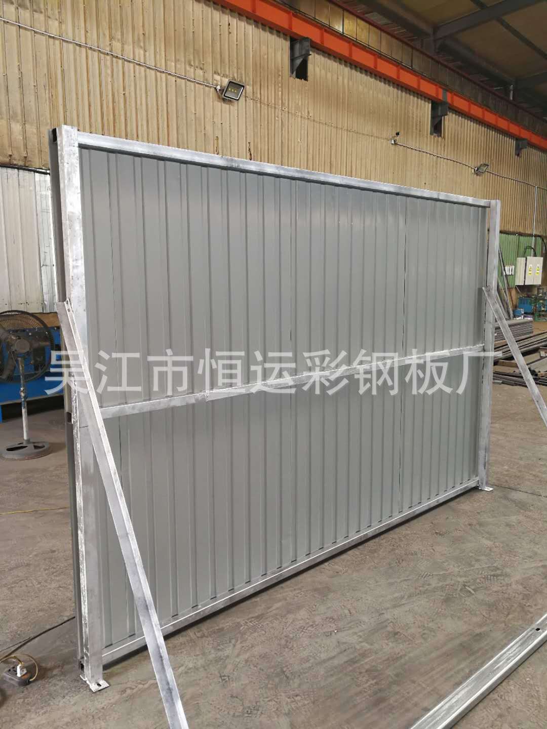 无锡地区单瓦围挡 便宜好用的单瓦围挡 工地围墙 绿色草皮围墙