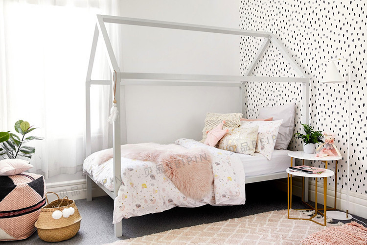 Bed 10.jpg