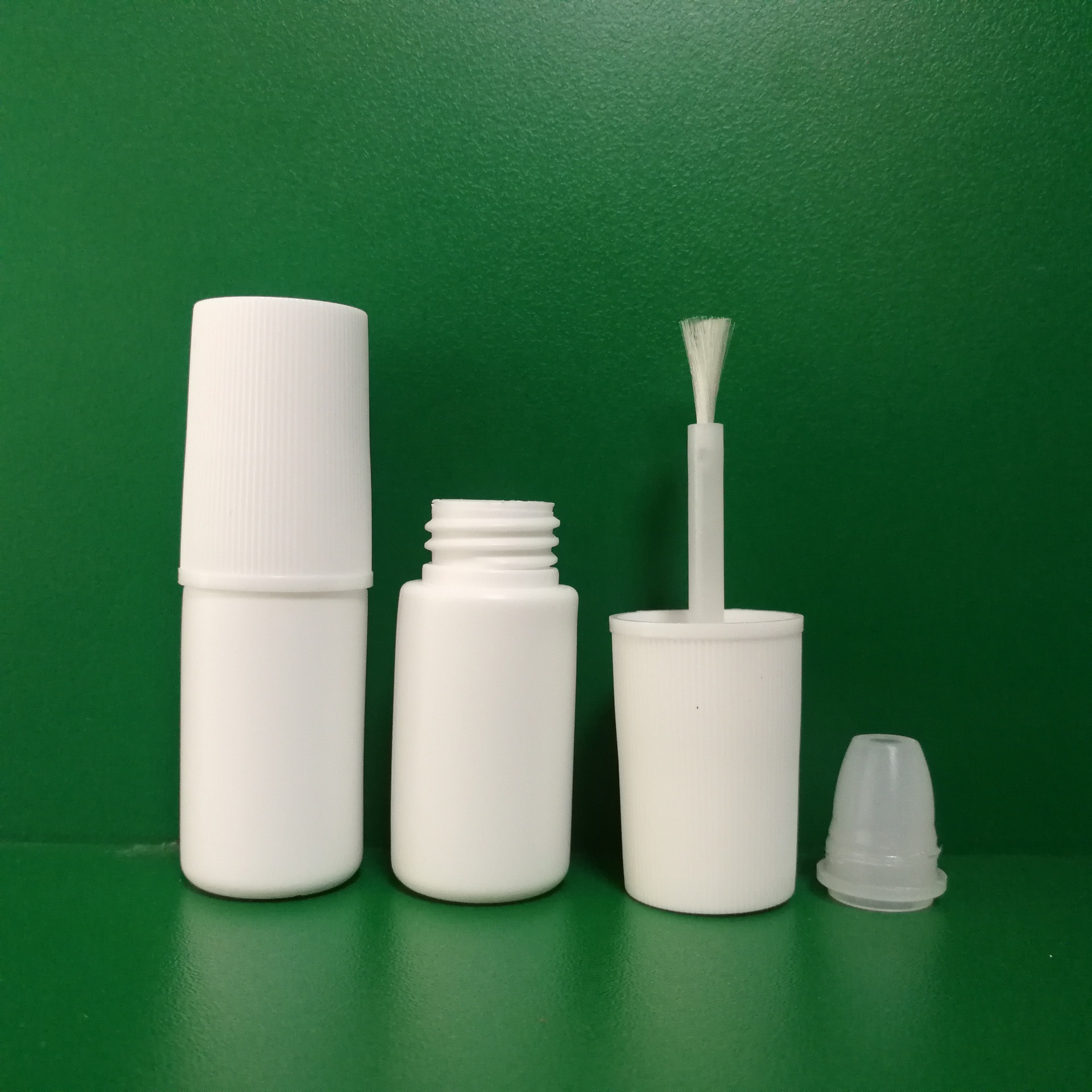 5G毛刷瓶 5G指甲胶瓶 塑料瓶 带毛刷胶水瓶 JB018