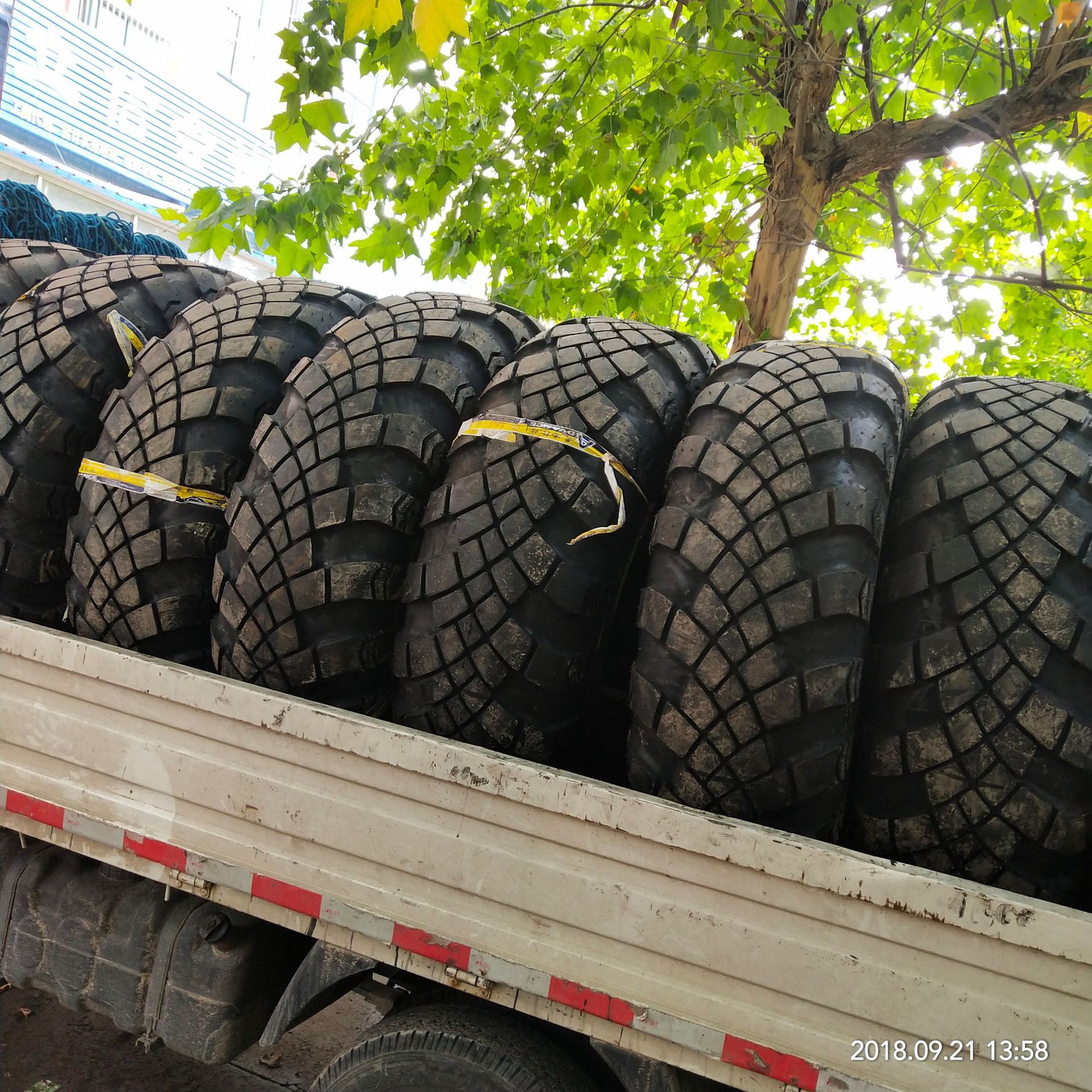 现货销售15.5-20前进E-2越野花纹重型越野车卡车轮胎现货促销中