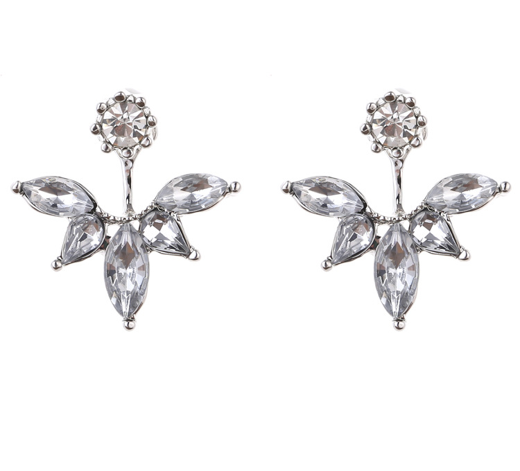 Silver pointed spike labret stud material detail