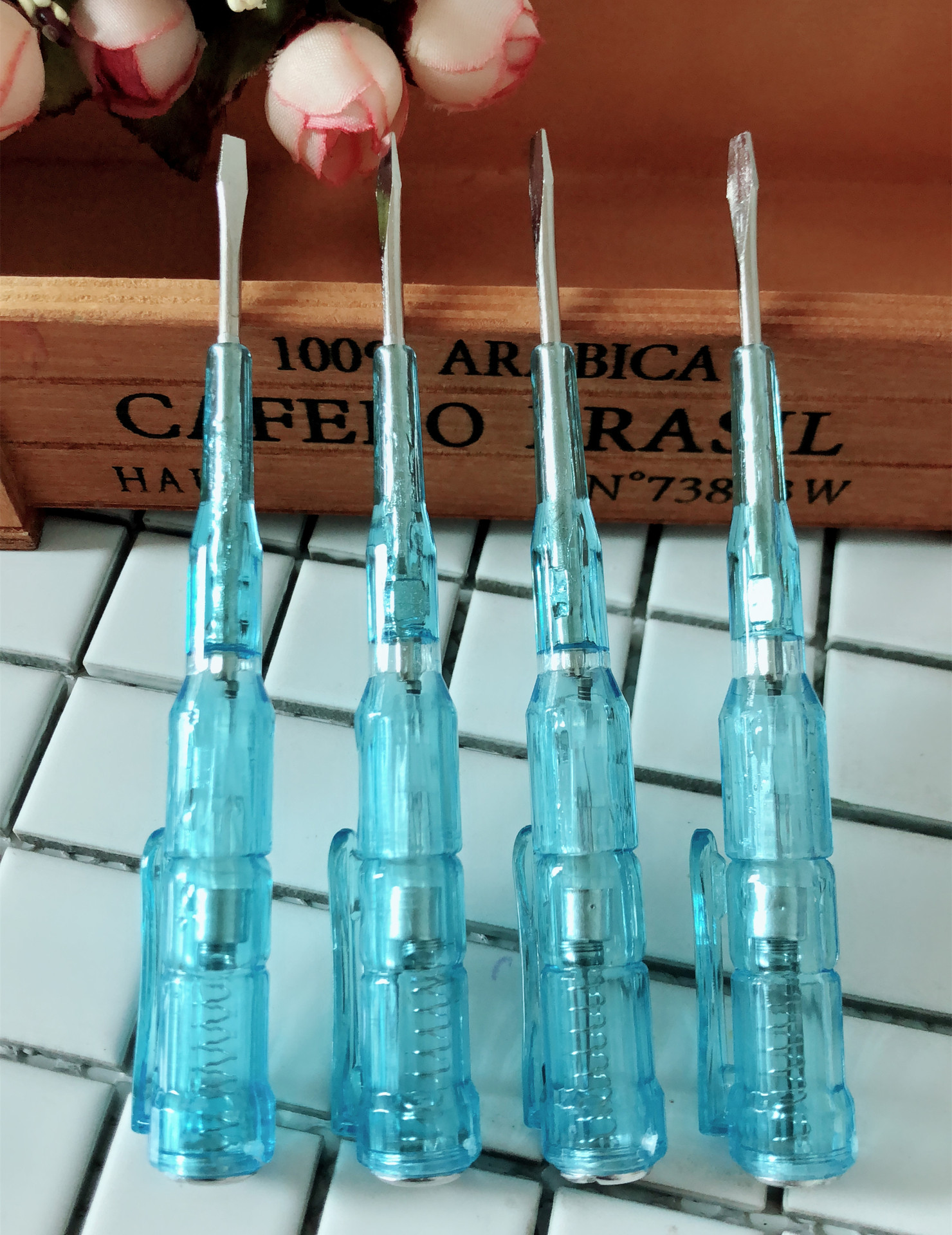 挂式电笔  测店笔 亮灯式   可挂电笔 方便携带 一元店货源批发