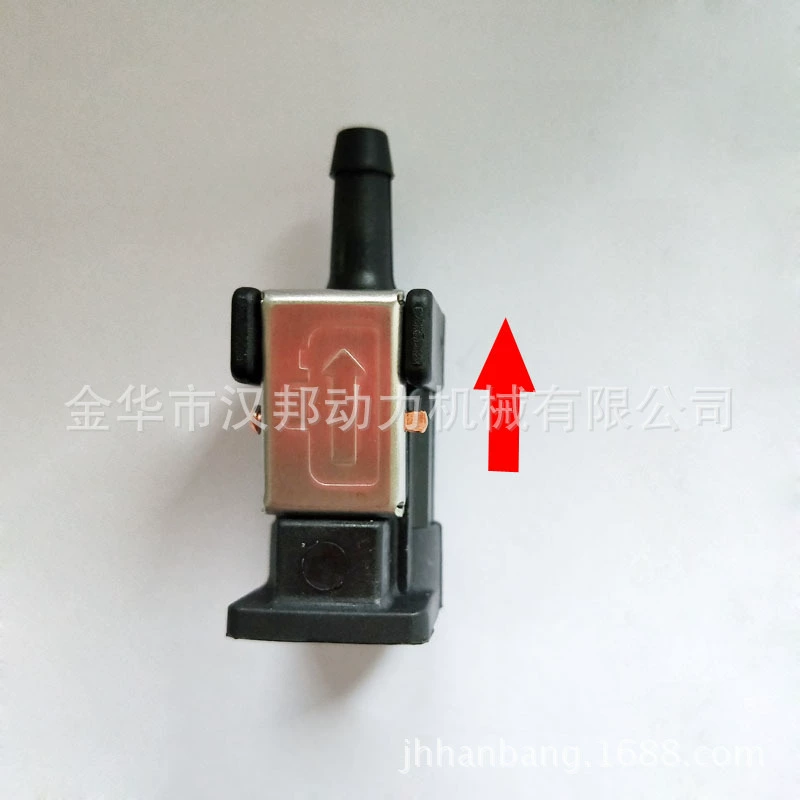 Соединитель наружной масляной трубы Yamaha рядом с топливным баком 6Y2-24305-06