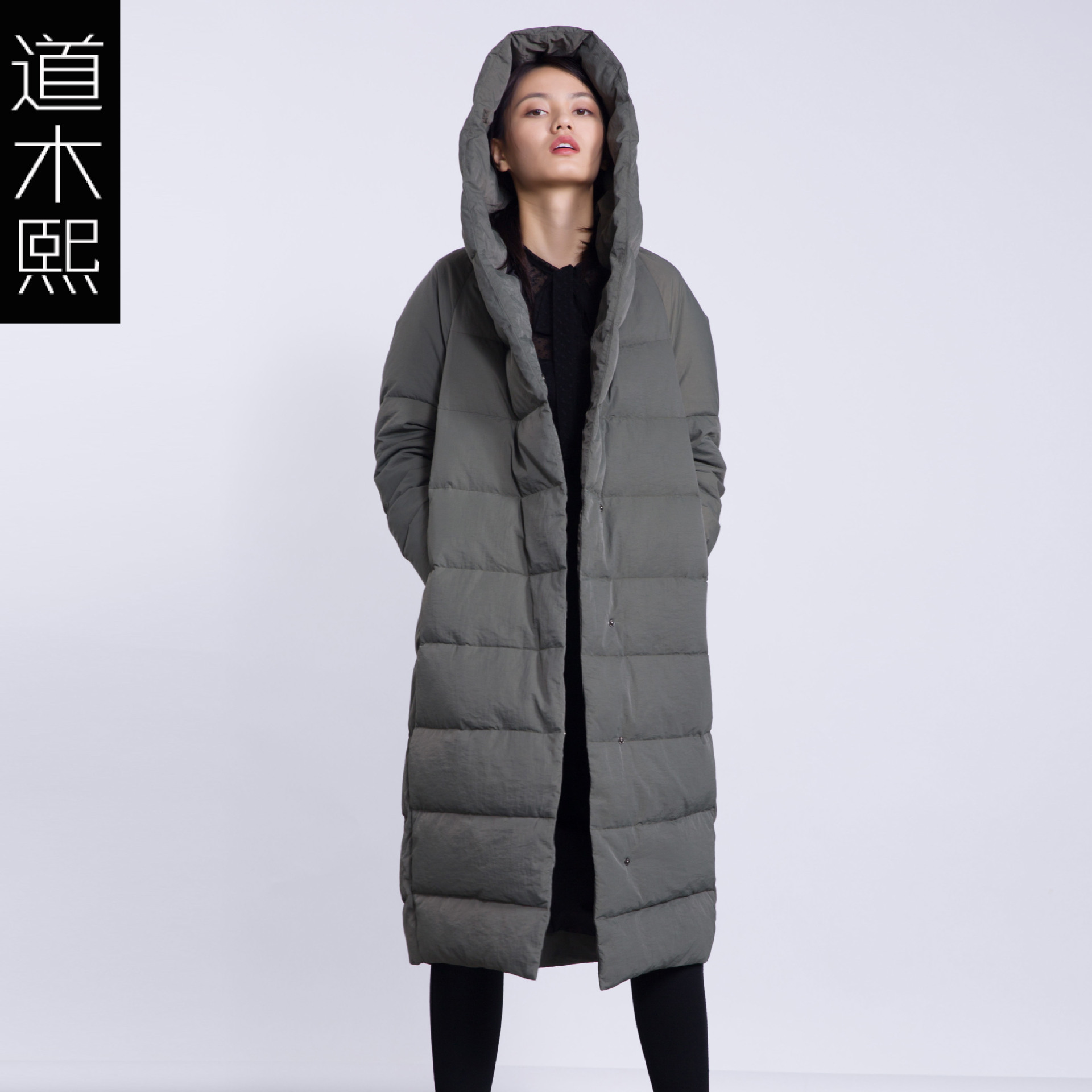 2018秋冬新款韩版宽松长款连帽时尚羽绒服女装厂家批发女装羽绒服