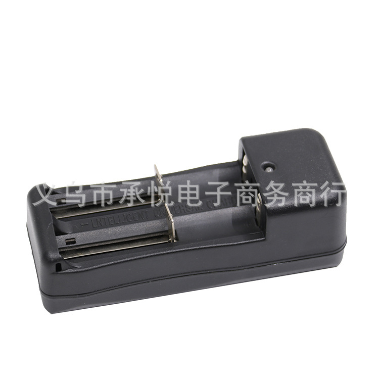 18650充电器双槽18650双充万能 3.7V电池充电器 强光手电筒充电器