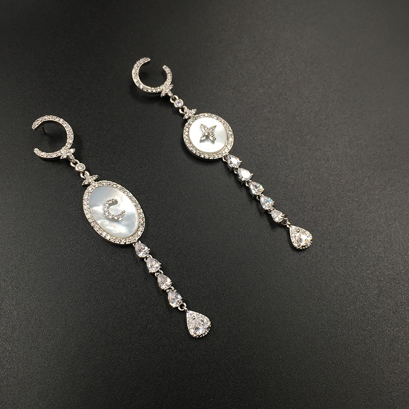 Européen Et Américain Célèbre Star Lune Shell Boucles D'oreilles Long Gland Goutte D'eau C En Forme De Conception Personnalisé Creative Doux Boucles D'oreilles Acier Aiguille display picture 4