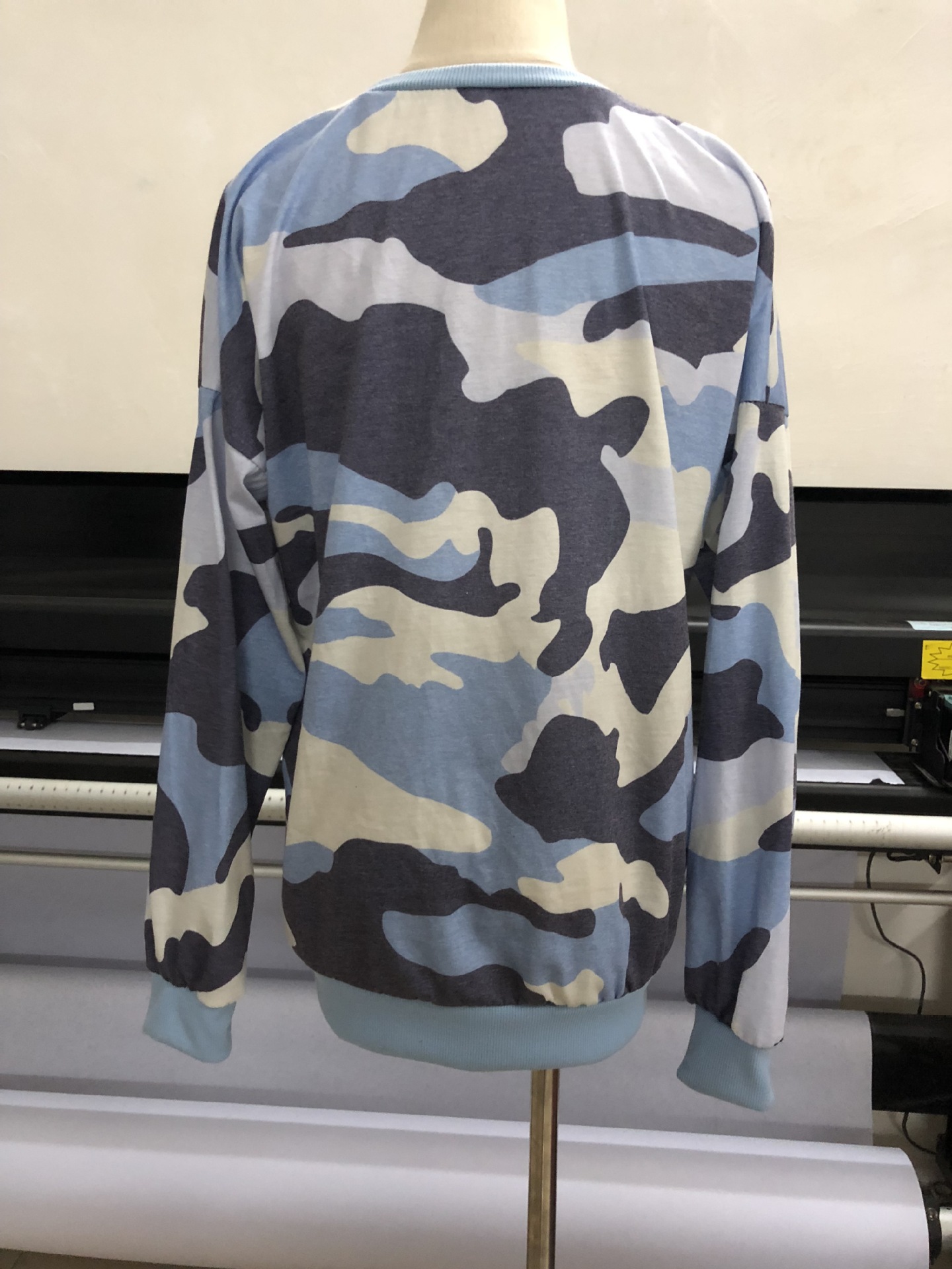 Title 16, Autumn And Winter Print Round Neck Long-sleeved...