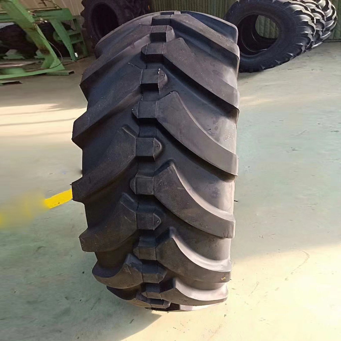 厂家直销540/65R26人字花纹农用机械拖拉机专用轮胎耐磨防滑