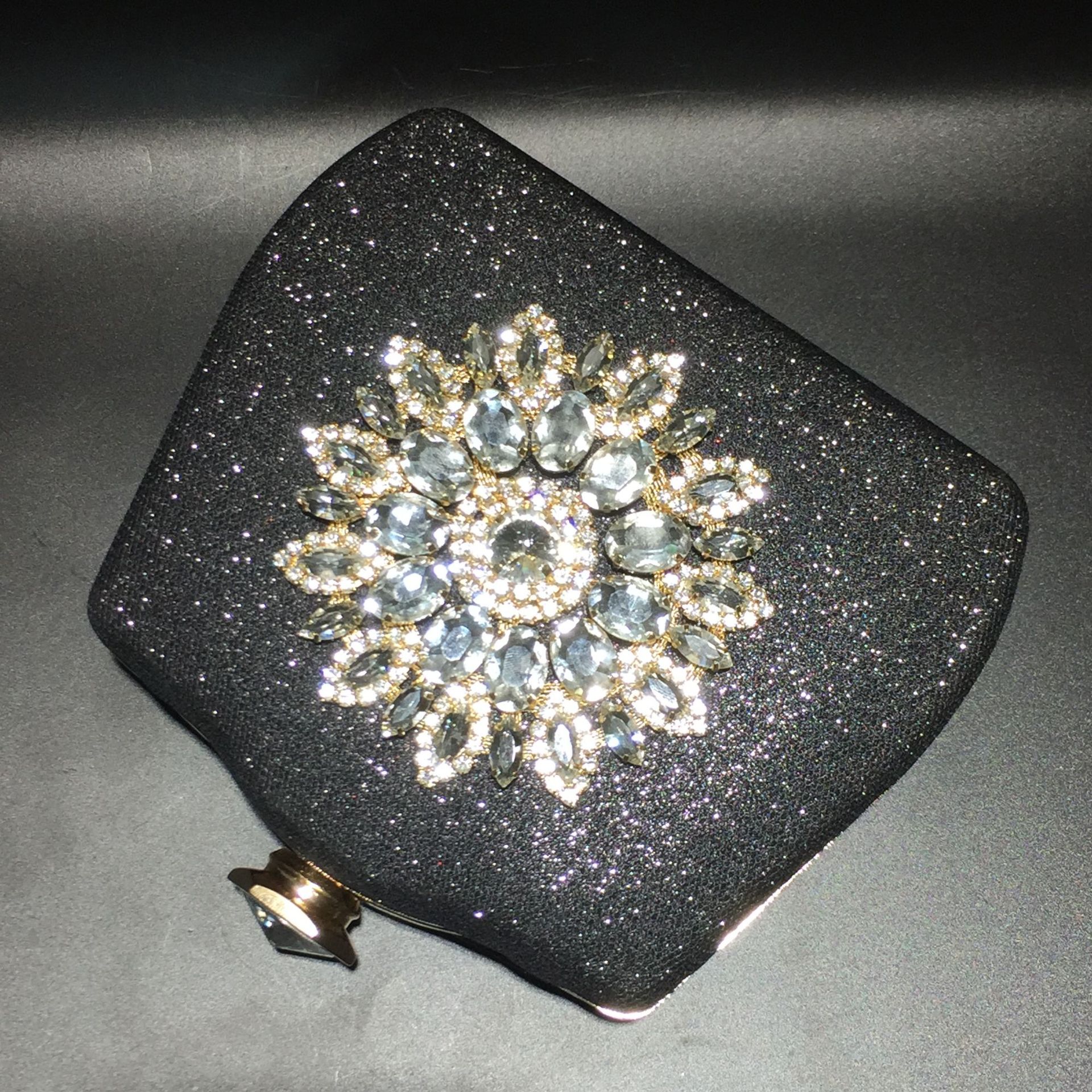 Blue Black Gold Pu Leather Solid Color Rhinestone Evening Bags display picture 16