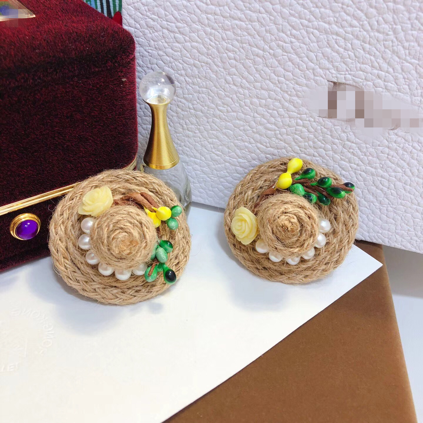 蝶家qrxz2z61ej別致草帽君胸針3-4近圓強光天然珍珠天然貝殼花