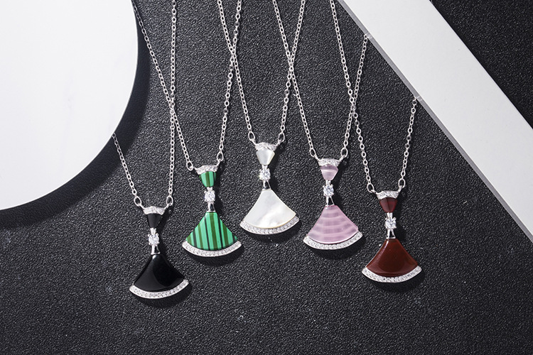 Elegant Simple Style Dresses Sterling Silver Plating Inlay Rhinestones Agate Shell Pendant Necklace display picture 3