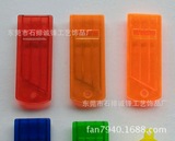 Производитель производит пластиковый свисток из рта, светящегося плоского свистка, трехпрочный плоский свисток с ручным кругом PS свисток