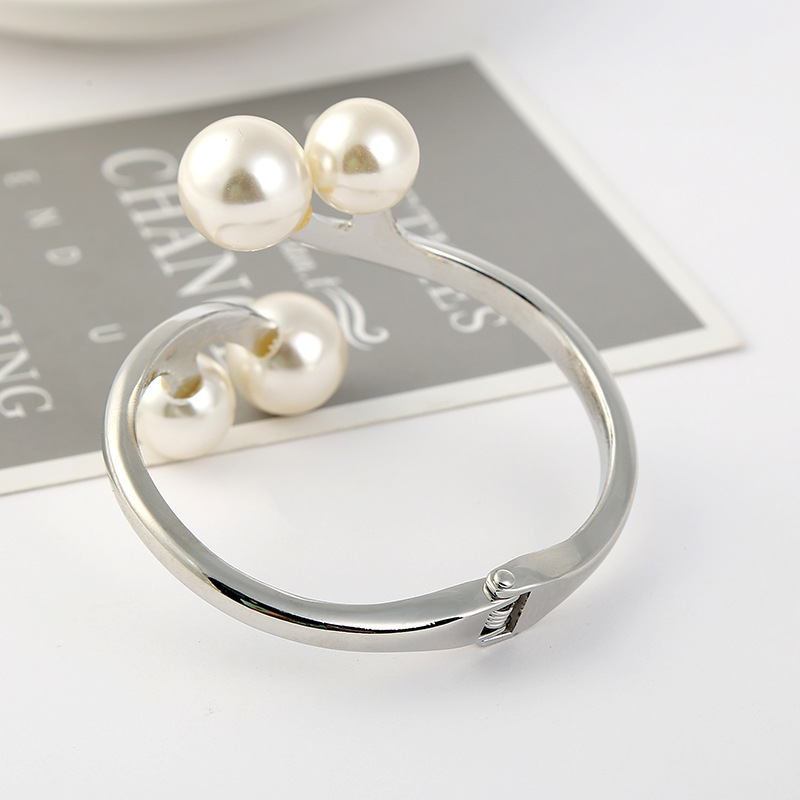 fashion alloy pearl open bracelet