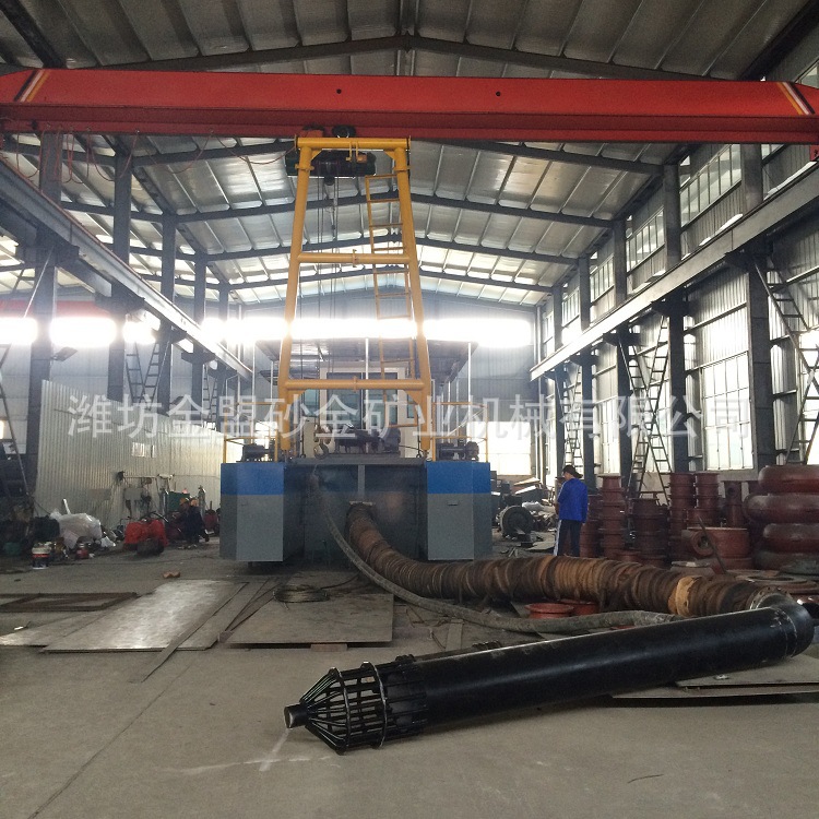 大口径抽沙船价格 小时产量五百方的抽沙船装有高压水泵