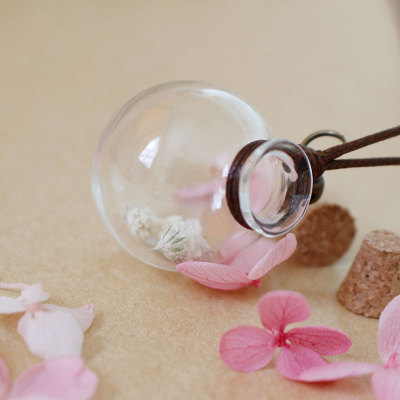 Car Jewelry Small Fresh Dry Flower Bottle Rear View Mirror Hanging Creative Car Ladies'Aromatherapy Jewelry Hanging