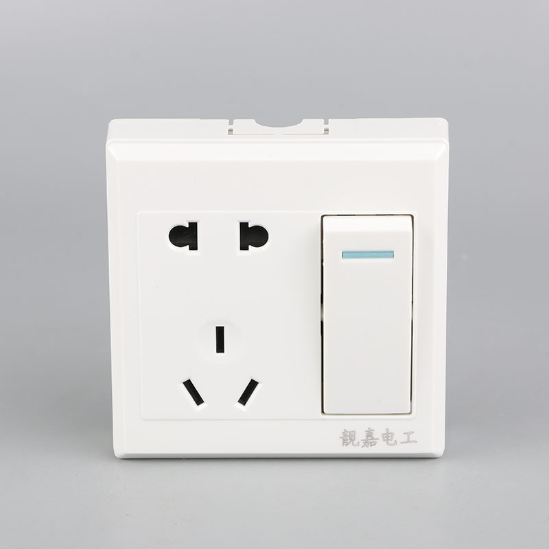 M6一开五孔正面