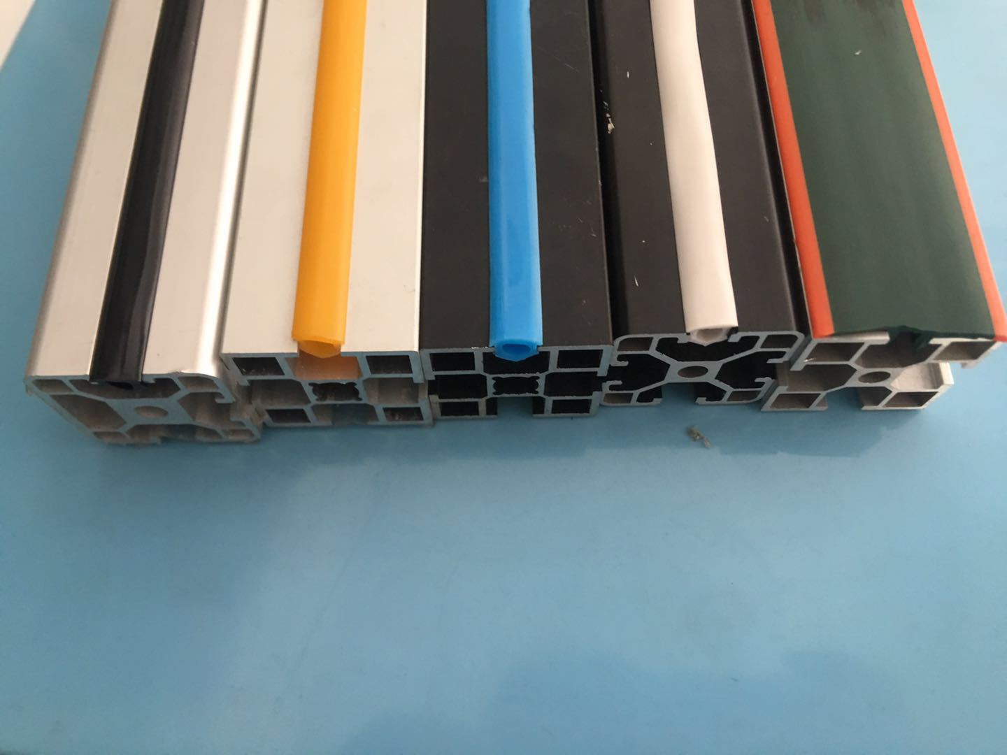 铝型材封边胶条平封胶条 软胶条 PVC胶条 装饰条槽6槽8