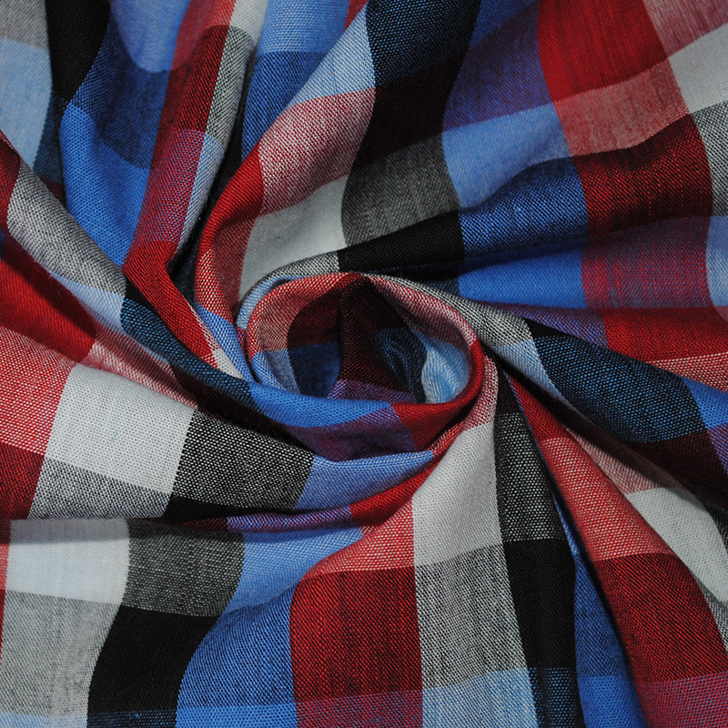 厂家供应 鸿鹄纺织 40支春夏薄款平纹衬衫布 格子布 梭织面料