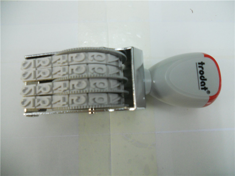 ��Ʒ׿��1594ӡ�� �ָ�9MM 4λ����ӡ�� Trodat �ɵ�ת�������� 