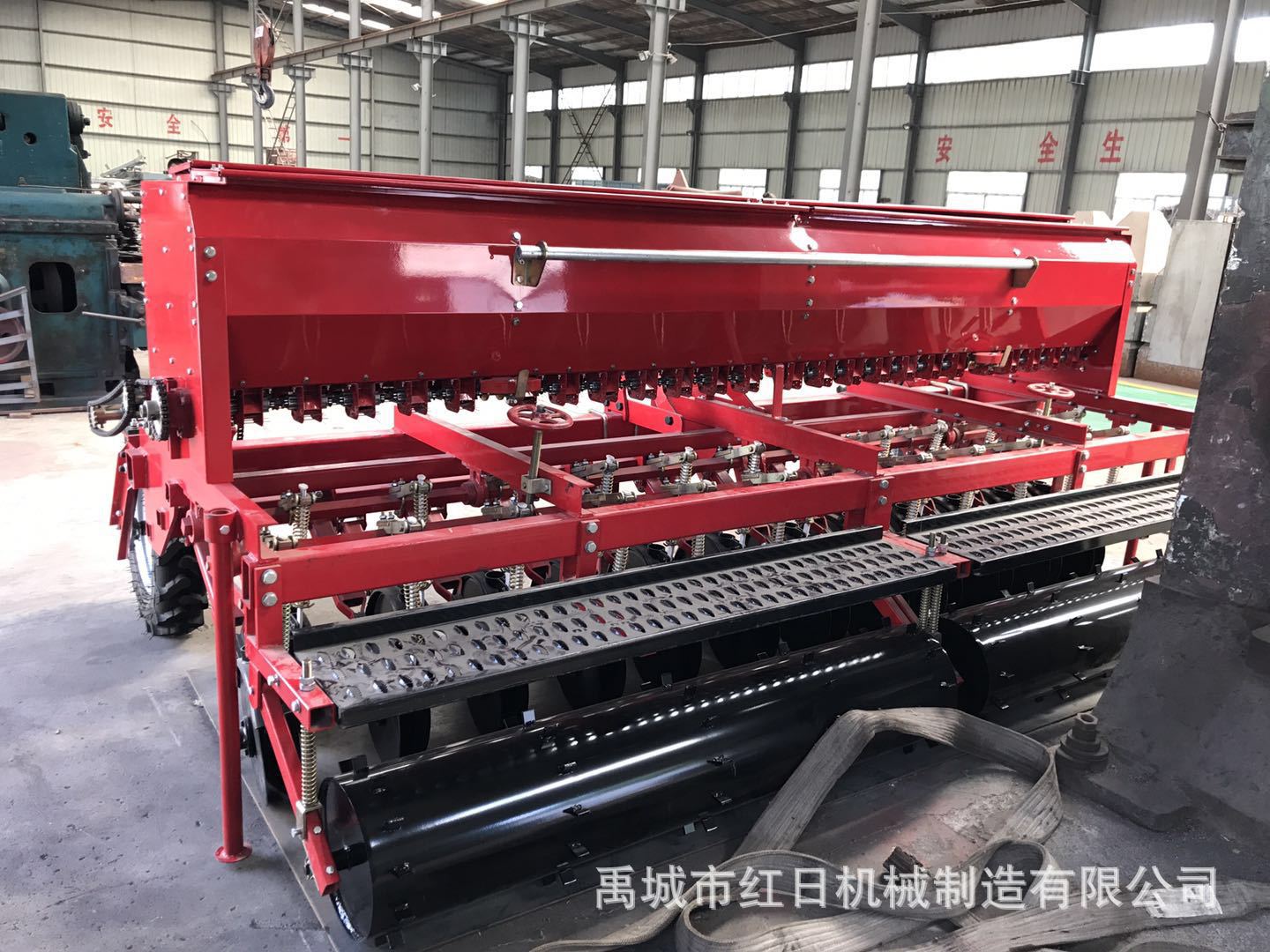 前驱动播种机   小麦播种机   拖拉机悬挂农用施肥机