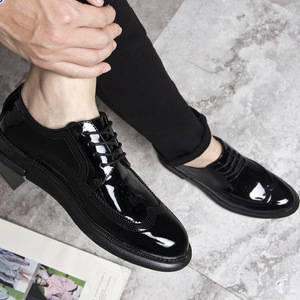 四季时尚新款男鞋布洛克雕花男士皮鞋潮纯色舒适休闲皮鞋一件代发