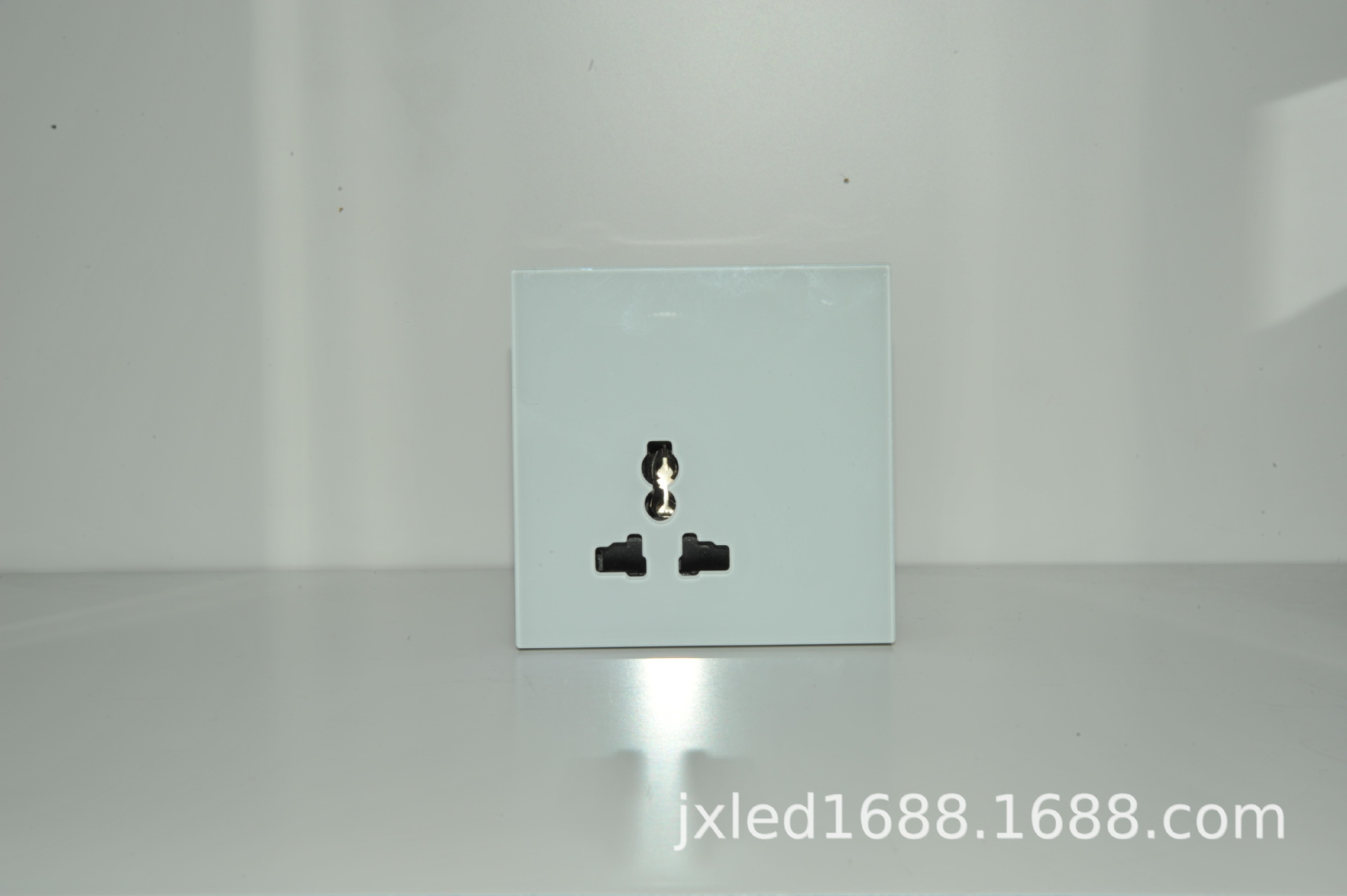 天猫精灵亚马逊echo智能插座86入墙16A三孔插座远程遥控钢化玻璃