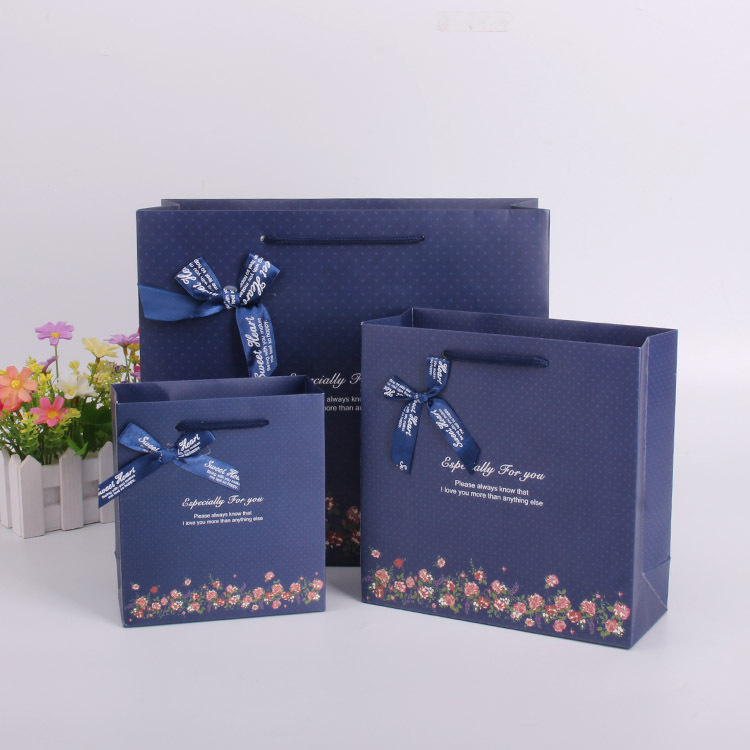 定制正方形礼品袋 纸质购物服装手提袋  精美牛皮纸袋定做印l