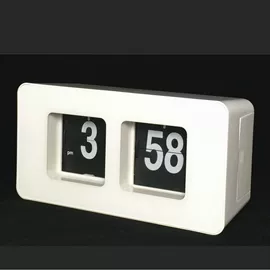 座钟、立钟;闹钟、台钟;挂钟、壁钟