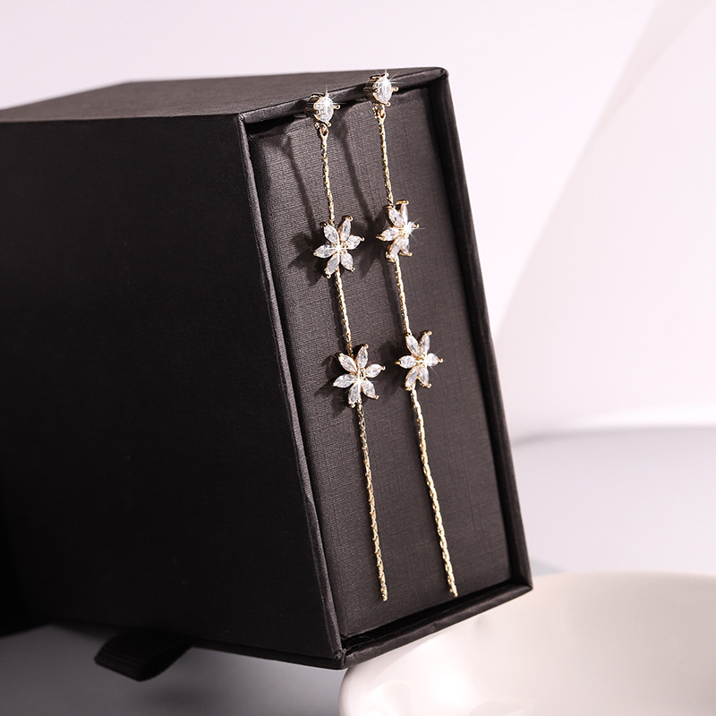 工厂直销2018新款韩版耳环耳钉防过敏耳饰 潮流长款锆石耳环女式