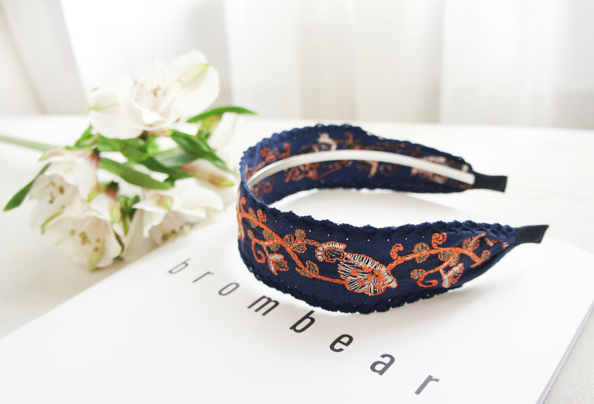 Fashion Ethnic Embroidery Lace Suede Floral Fabric Headband display picture 11