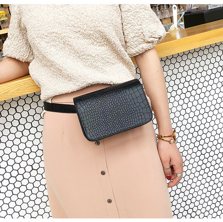 Women's Streetwear Solid Color Crocodile Pu Leather Waist Bags display picture 2