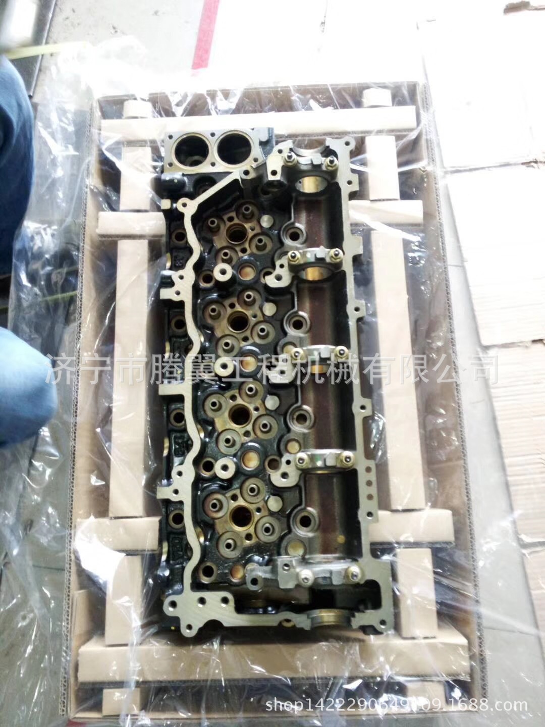 适用于ZX200-5A挖掘机气缸盖总成  8-98170619-0