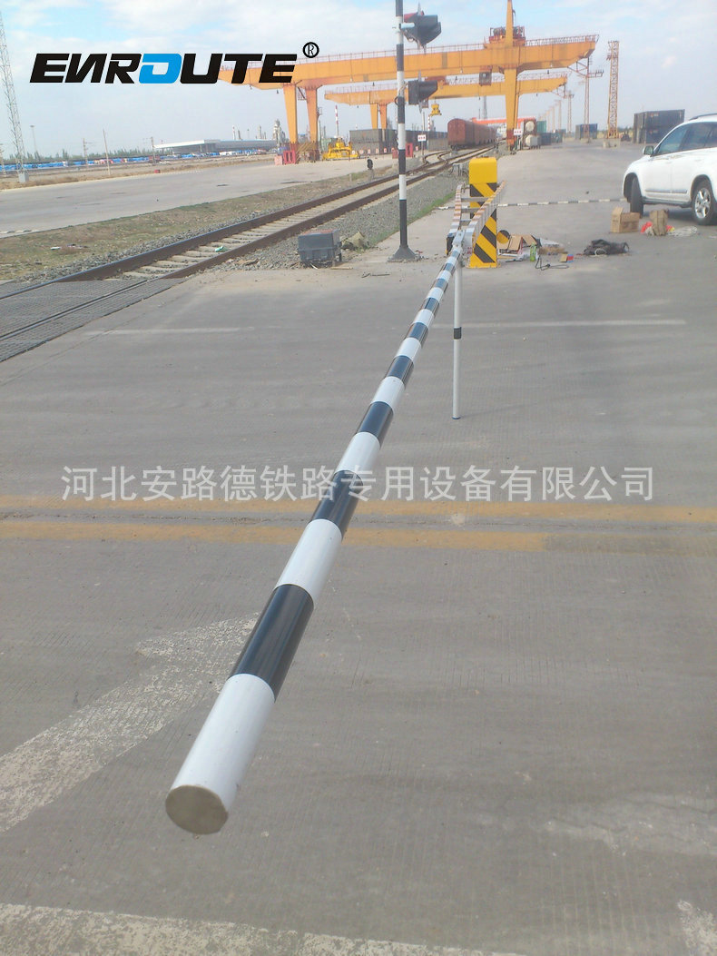 邯郸铁路道口栏杆 铁路道口栅栏式电动栏杆 铁路道口栏杆