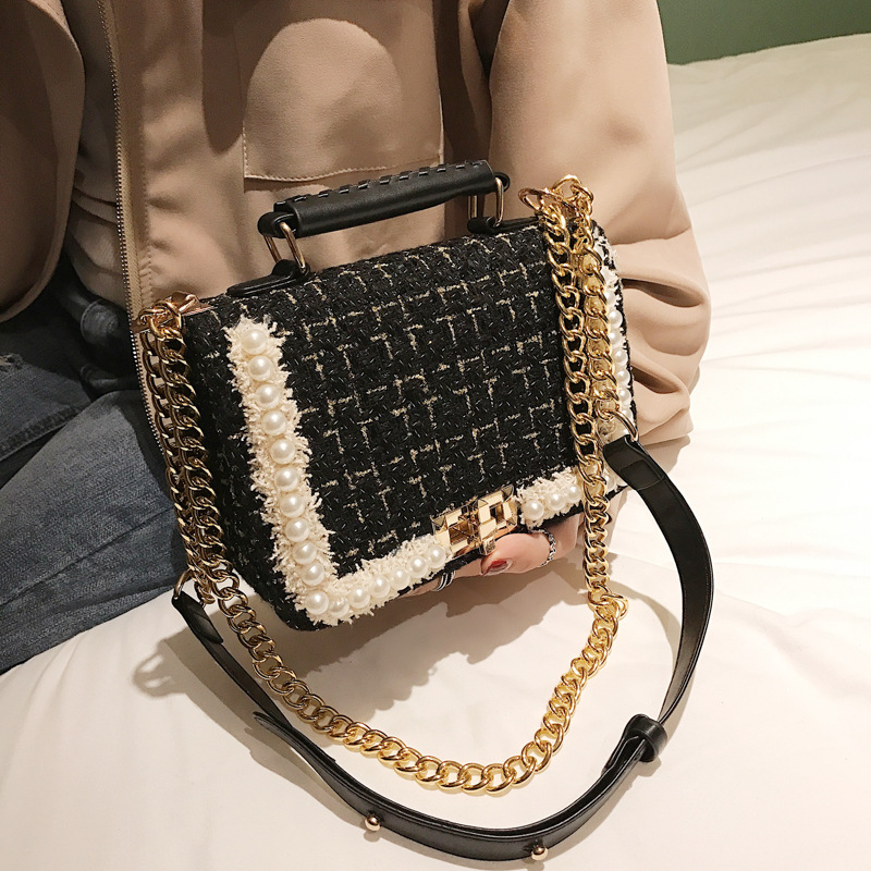 Autumn And Winter New Fashion Small Square Bag Woolen Messenger Bag With Chain And One Shoulder Bag