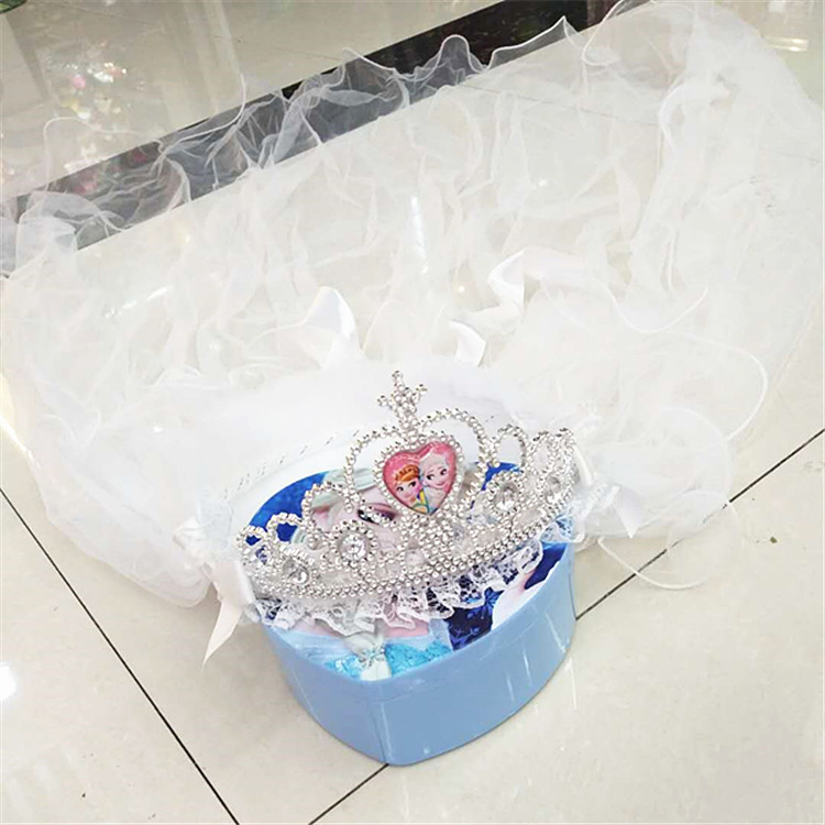 하얀 중간 모래 보석 왕관