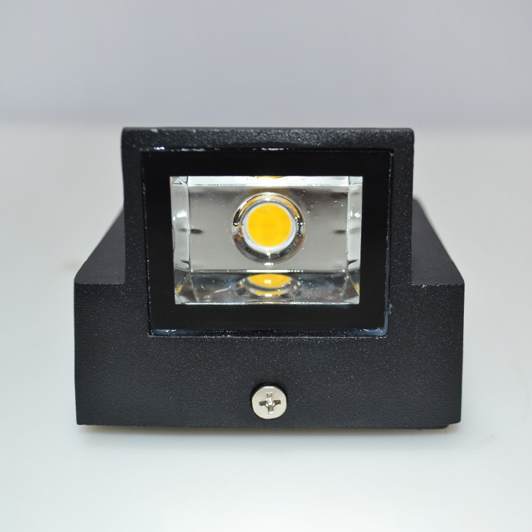 8961540824_1044080449