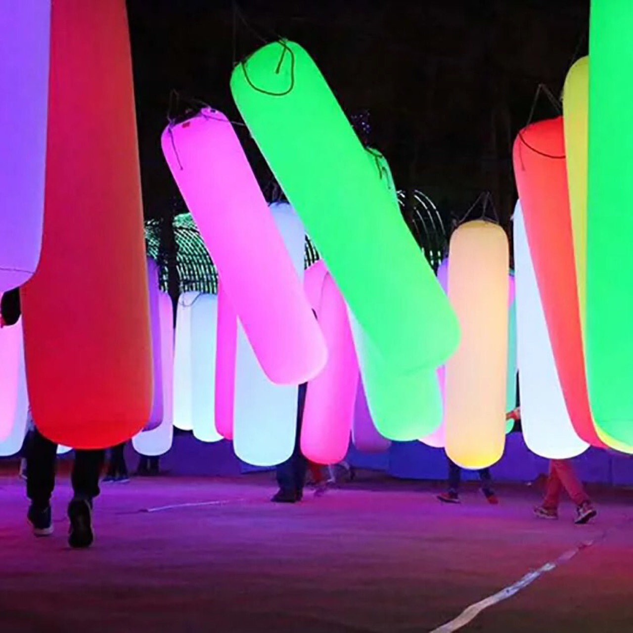 儿童充气灯光沙袋气模定制PVC发光柱子场地装饰LED触碰变色