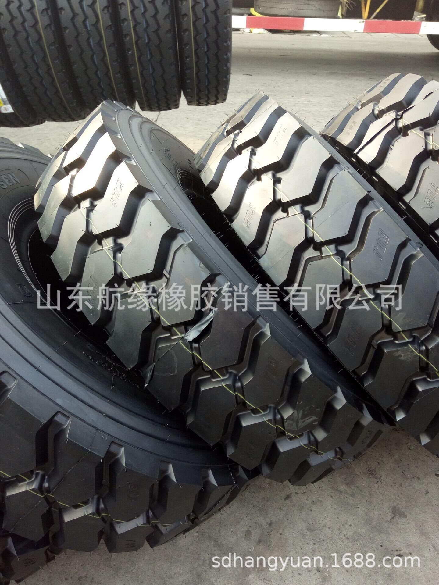 全钢丝轮胎1000R20 矿山花纹 卡车载重钢丝胎 不三包轮胎厂家直供