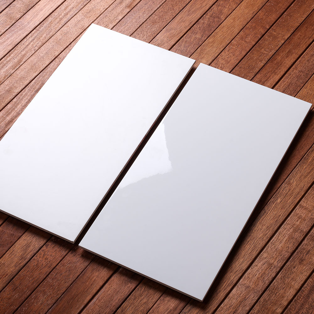 简约北欧纯白色亮面墙砖300*600釉面白厨房卫生间墙砖白瓷片白砖