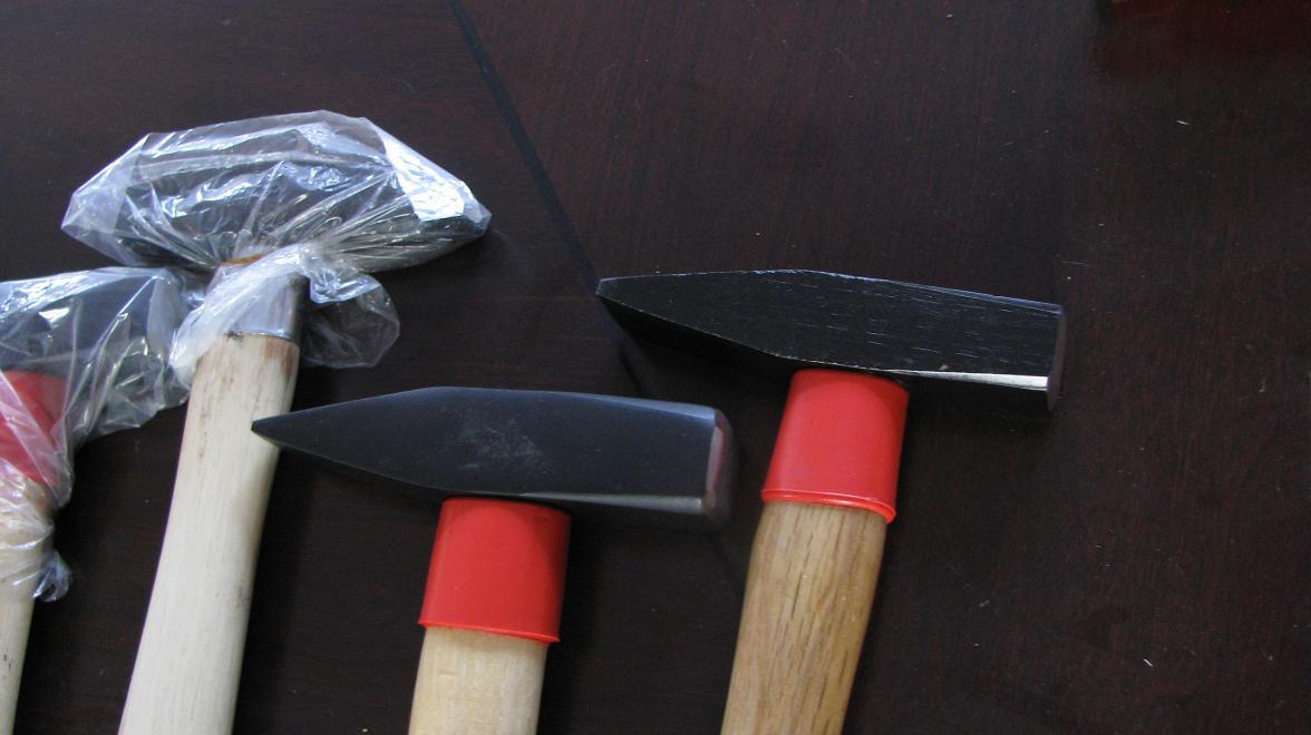 质优价廉各种规格钳工锤300克500克木柄钳工锤包塑柄钳工锤