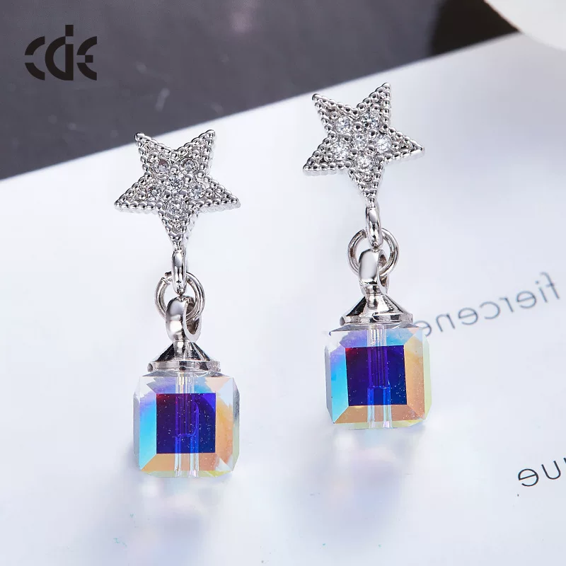 Fashionable universal creative earrings, simple and elegant design, wholesale