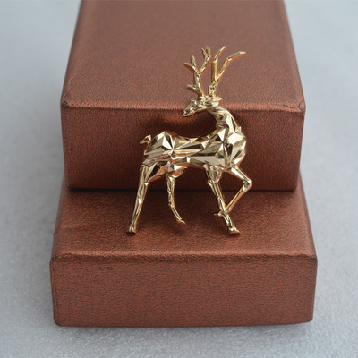Korean Edition three-dimensional Fawn Brooch golden Back Animal Series Pin Sternum lady suit Autumn