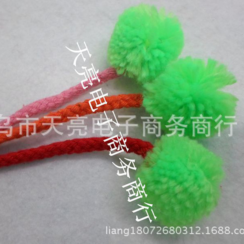 大量批发供应3CM细毛线毛球 带10CM棉绳尾巴颜色多