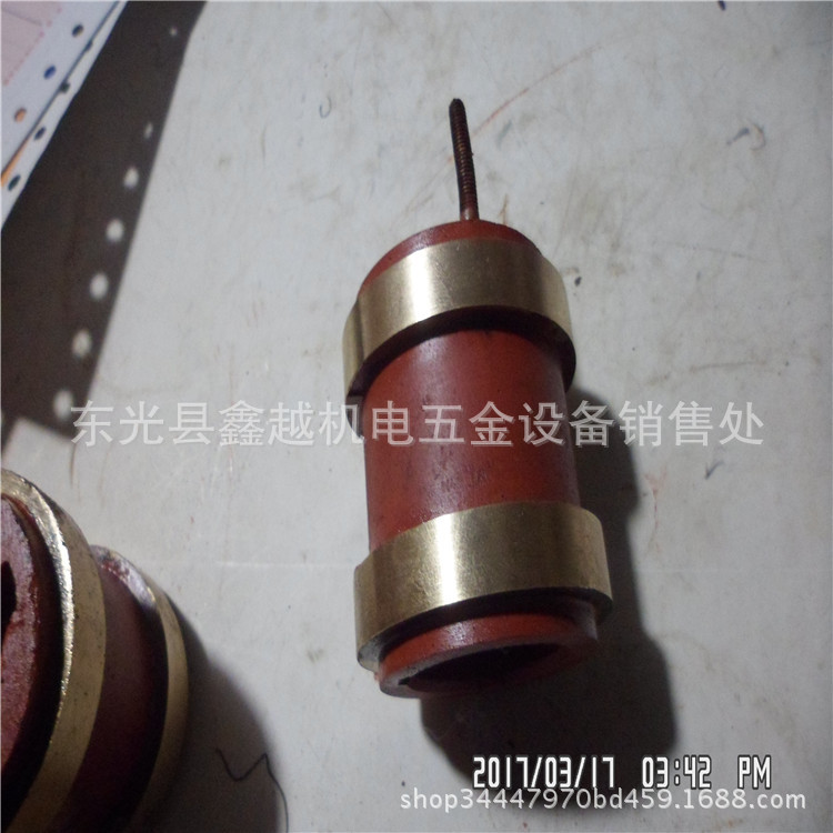 厂家供应 集电环 滑环 碳刷 电刷 导电环 非标加工定制 端盖 刷架