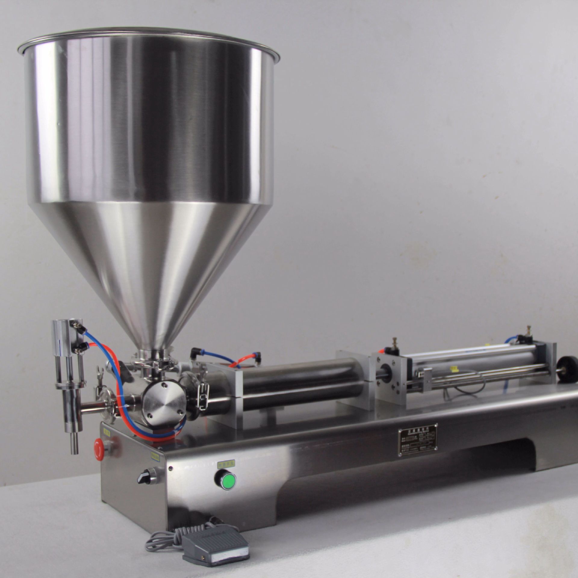 半自动小型 老干妈辣椒酱豆瓣酱酱类灌装机 搅拌膏体灌装机