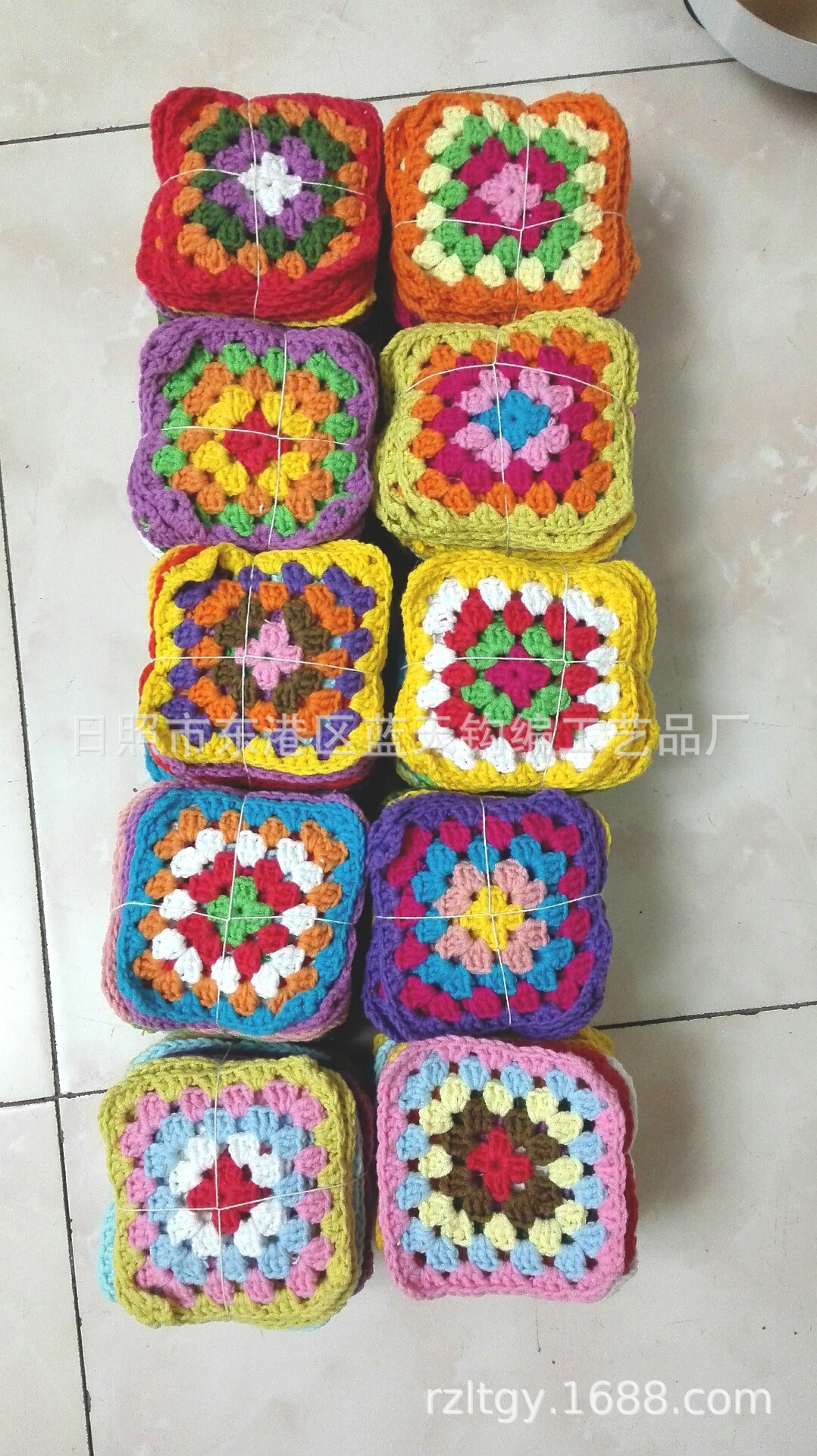 手工钩花。棉线钩花、毛线钩花、棉线手工勾花围巾创意钩编