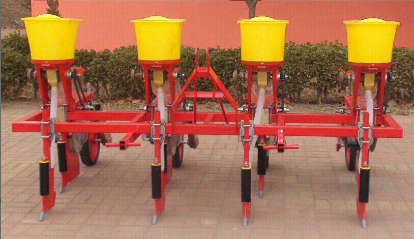 厂家播种机供应4行玉米精密播种机2BYSF  4三点悬挂播种机
