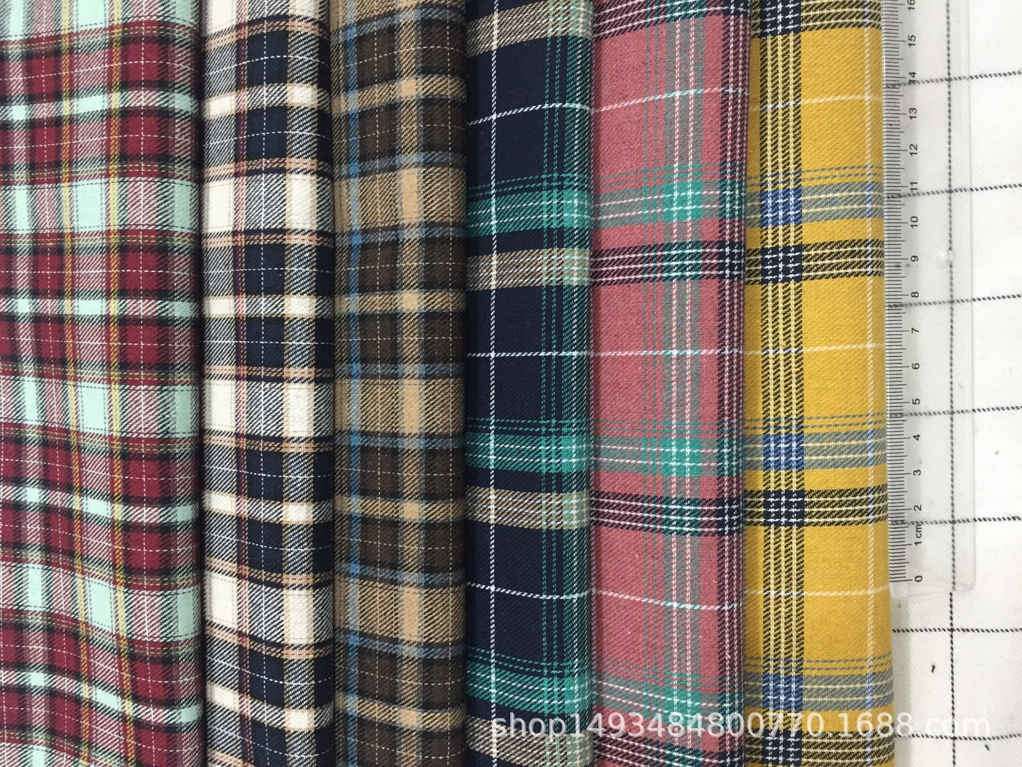 21支色织格子斜纹单面磨毛秋冬款长袖衬衫面料现货供应厂家直销