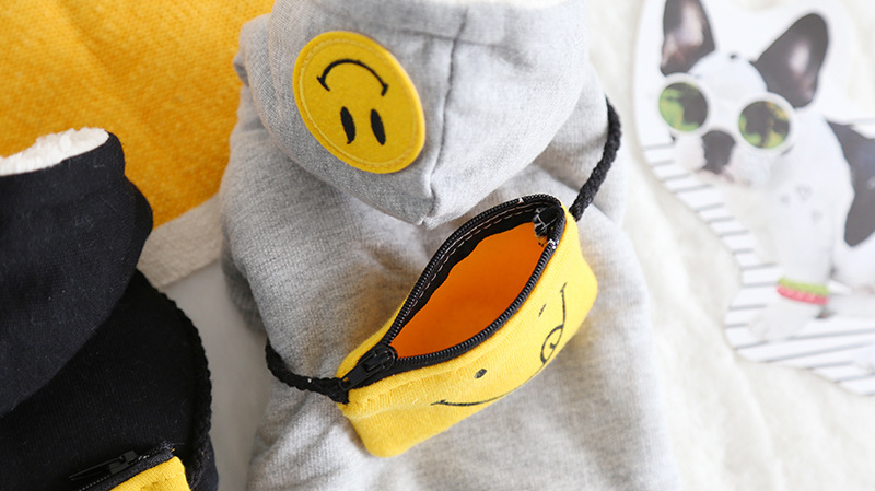 笑脸大背包带帽卫衣