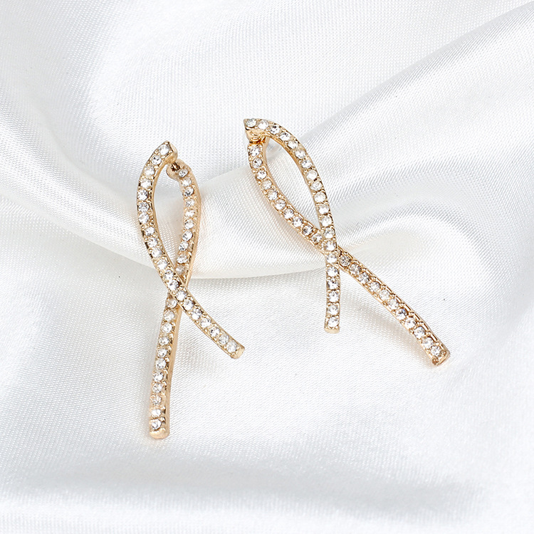 5g Weight Earrings Classification Anniversary, Business, Wedding, Travel, Birthday Occasion Alloy Material Women'S Gender Gold, Silver Color New Korean Line Rhinestone Trendy Simple Earrings 5